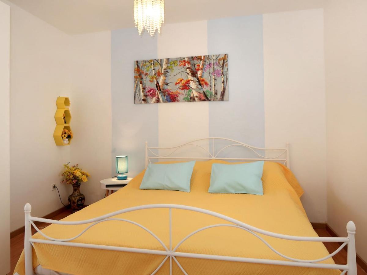 Holiday Home Garden Apartment - Brc650 By Interhome Сумартин Экстерьер фото